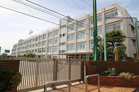 足立区立東島根中学校 640m