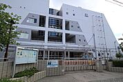 足立区立六月中学校 690m
