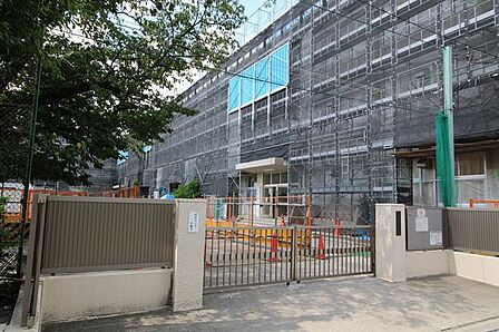 足立区立西伊興小学校 760m