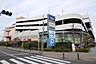 周辺：アリオ西新井店 1090m