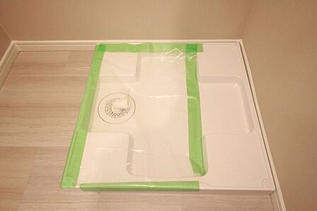【洗濯機置場】パウダールームに設置されていて家事動線もスムーズです。