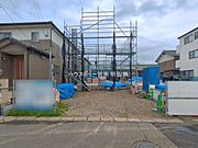 騒音や混雑が少ない閑静な住宅街は、家族連れや静かな暮らしを求める方におすすめです！さらに当物件と同様の物件の見学が可能です！気になる方はお気軽にお問い合わせください♪