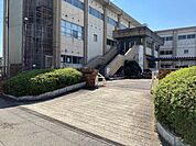 中島小学校 960m