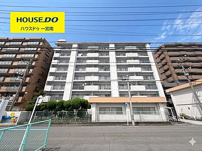 外観:小中学校まで10分圏内で病院やスーパーなど周辺環境も充実しており、生活のしやすい立地にあるマンションです。駐車場(有料)1台空きあり 外観:小中学校まで10分圏内で病院やスーパーなど周辺環境も充実しており、生活のしやすい立地にあるマンションです。駐車場(有料)1台空きあり