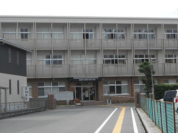 画像18:愛荘町立愛知川東小学校まで1600m