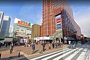 西武新宿駅(西武 新宿線) 徒歩15分。 1150m