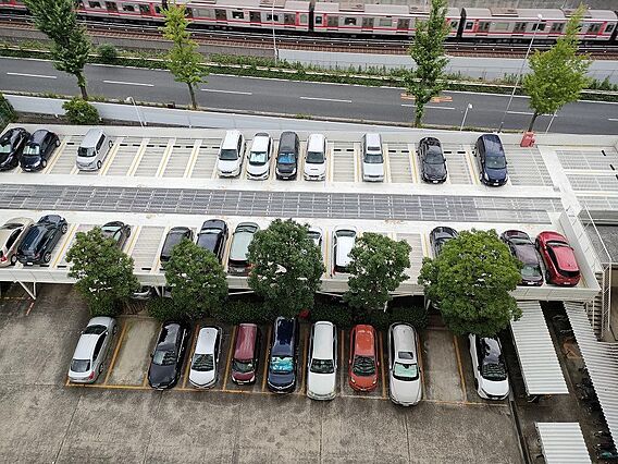 共用廊下から駐...