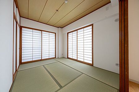 ■和室/ホッと一息つける、多目的な癒やしの和室空間。