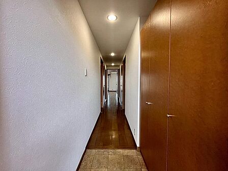 玄関収納も豊富で靴やブーツも沢山収納できます!