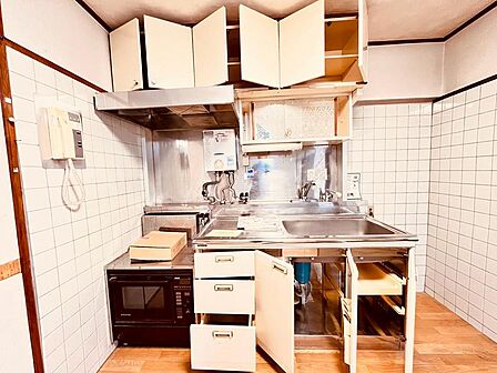 収納力もあり、調理器具をすっきり整理できます。