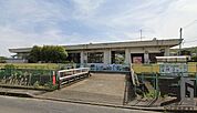 平塚市吉沢保育園 徒歩11分。幼稚園や保育園が整い、小さなお子さまの通園も安心。子育て世帯に嬉しい環境です。 860m
