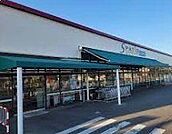 スーパーマーケットエスパティオ中原店 徒歩10分。スーパーが揃い、毎日の買い物がスムーズ。新鮮な食材で家族の食卓を支えます。 750m