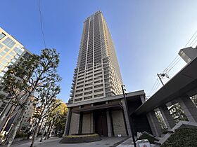 ブランズタワー梅田North  ｜ 大阪府大阪市北区豊崎3丁目（賃貸マンション2LDK・28階・58.39㎡） その1