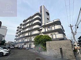 グランドファミリア高井田 302 ｜ 大阪府東大阪市西堤楠町3丁目（賃貸マンション3LDK・3階・60.00㎡） その1