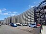 外観：【Exterior】落ち着きのあるシンプルな外観で、長く愛せる住まいに仕上がっています。
