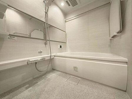 【Bathroom】リラックスできる空間で、一日の疲れを癒し、心身共にリフレッシュできます。
