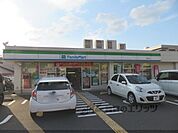 ファミリーマート　舞鶴七条店まで700メートル