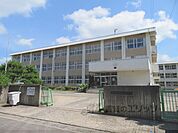 倉梯第二小学校まで750メートル