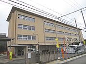 雀部小学校まで1000メートル