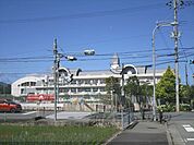 味間小学校まで850メートル