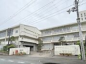朝来市立枚田小学校まで1800メートル