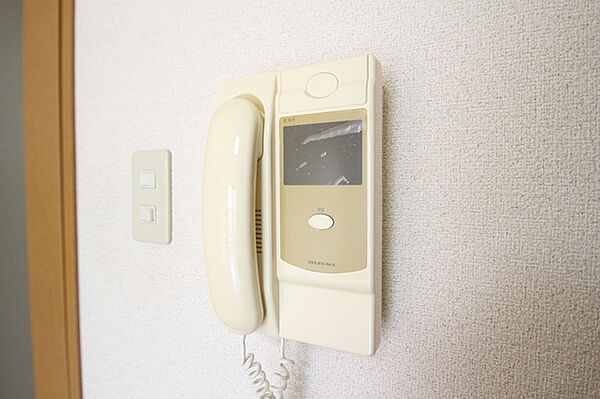 画像14:モニター付インターフォン