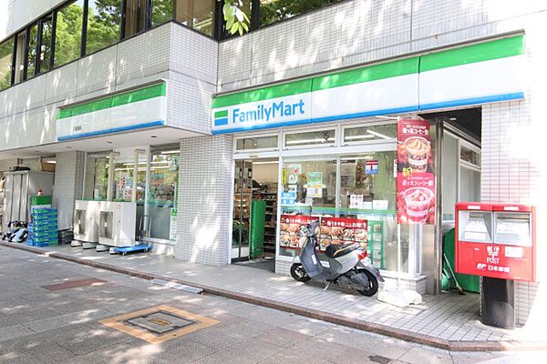 画像24:ファミリーマート久屋通店