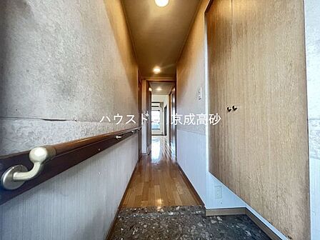 お家に出会う人々を出迎える玄関だからこそ、広々清潔感あふれる空間にしたいですね