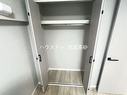 適材適所の収納付きです。