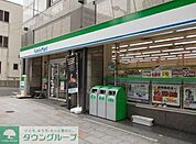 ファミリーマート築地一丁目店 366m