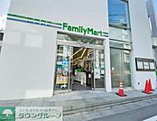 ファミリーマート代官山駅前店 徒歩4分。 310m