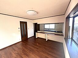 寄居町富田貸家 2階4LDKのリビング/ダイニング