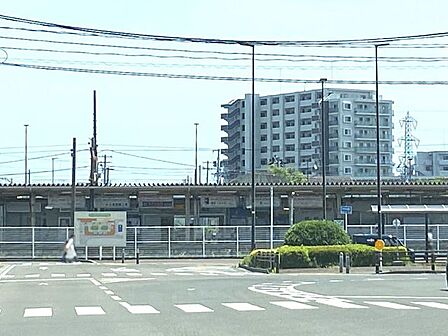 南仙台駅南仙台駅から仙台駅まで3駅・約11分。JR東北本線・常磐線が利用可能です。コンビニも併設されております。 1400m