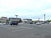 フ―デリー 赤江店営業時間:AM10:00～PM9:00。イートイン（店内12席、テラス12席）、生産者産直コーナー、宮崎銀行ＡＴＭ（10:00-21:00 土日祝日もご利用可能）あり。 1360m