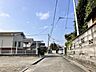 外観：前面道路含む現地写真