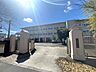 周辺：宮崎大学教育学部附属小学校教育目標：「ともだちいっぱい　あせいっぱい　まなびいっぱい　～社会の変化に自ら対応することができる豊かな心をもった児童の育成～」。 870m