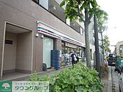 セブンイレブン 徒歩6分。 420m