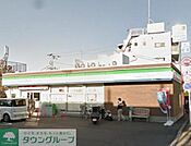 ファミリーマート 徒歩5分。 340m