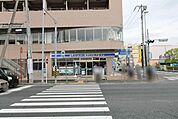ローソン LTF北新横浜駅前店 徒歩5分。 360m