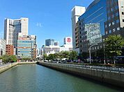 横浜駅（768m）