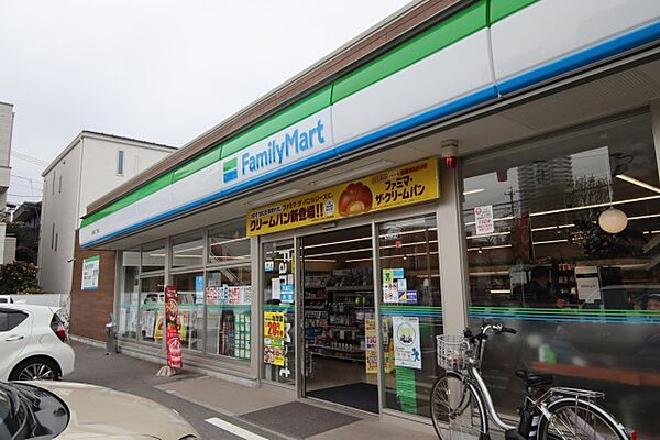 画像17:ファミリーマート　都通二丁目店