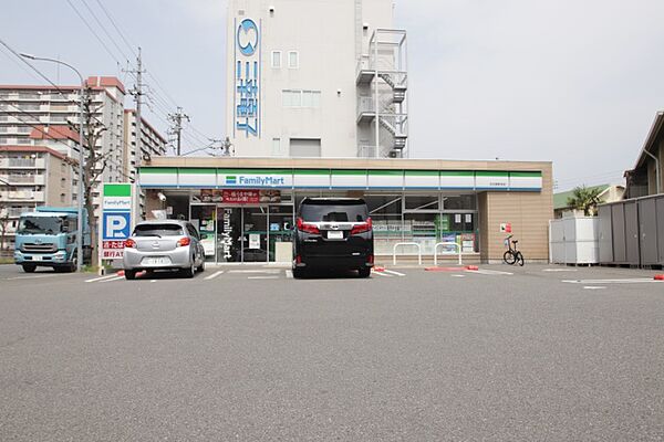 画像12:ファミリーマート　名古屋新栄店