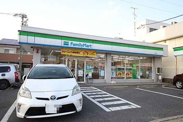 画像14:ファミリーマート　菱池店