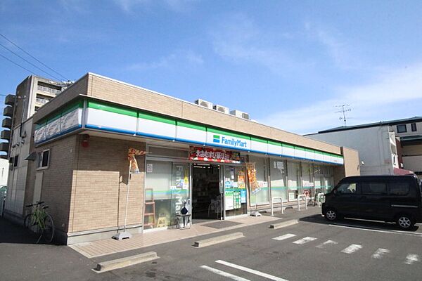 画像15:ファミリーマート　中川住宅西店