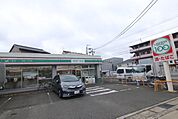 ローソンストア100　西区比良店