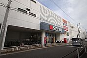 西友高針店駐車場