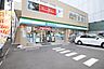 周辺：ファミリーマート 上前津二丁目店
