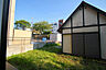 その他：目の前に小屋があるので通りから直接見えないようになっています。
