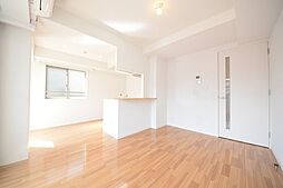 プラムガーデン関根 210 2階1LDKのリビング/ダイニング