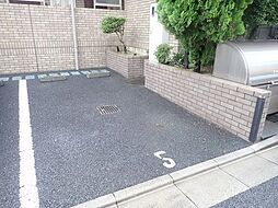 8 / 9